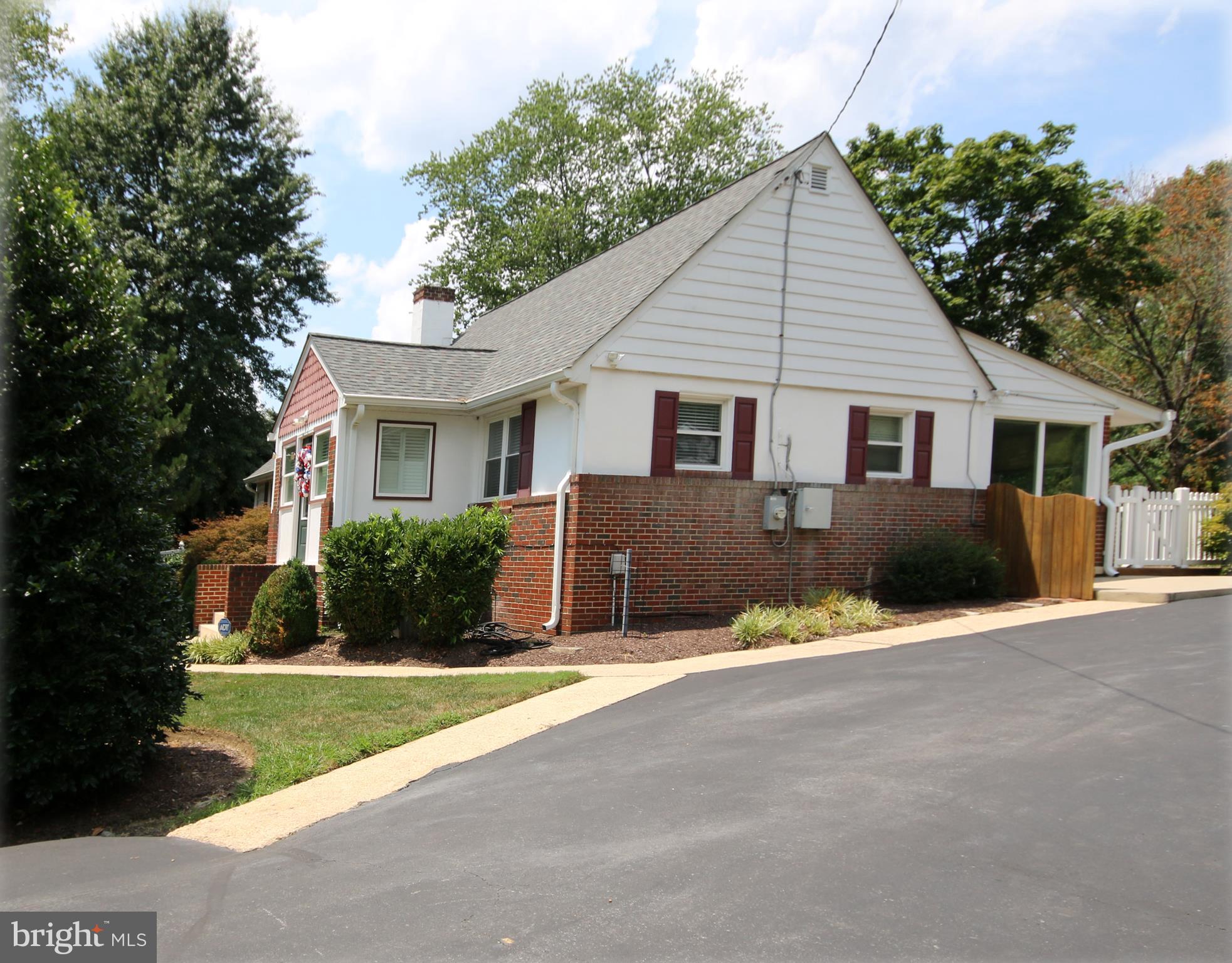 11111 Fort Washington Road Fort Washington, MD 20744 - Photo 3 of 27 Exterior Right