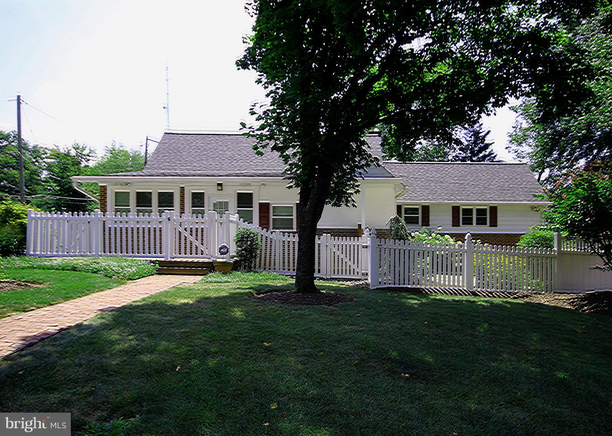 11111 Fort Washington Road Fort Washington, MD 20744 - Photo 4 of 27 Exterior Rear