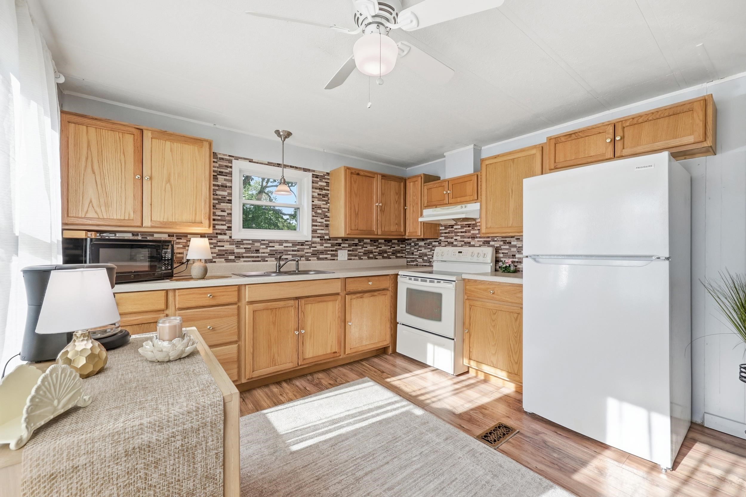 93 Burr Circle Murrells Inlet, SC 29576 - Photo 7 of 28
