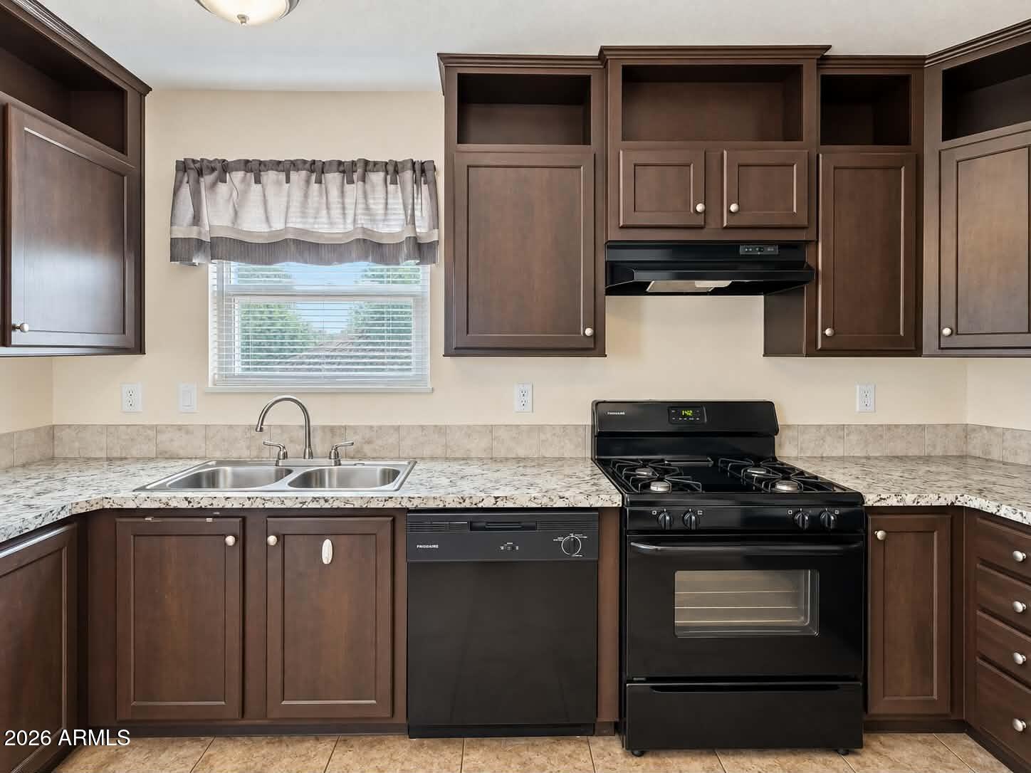 15606 South Gilbert Road, Unit 99 Chandler, AZ 85225 - Photo 2 of 23 Kitchen 2