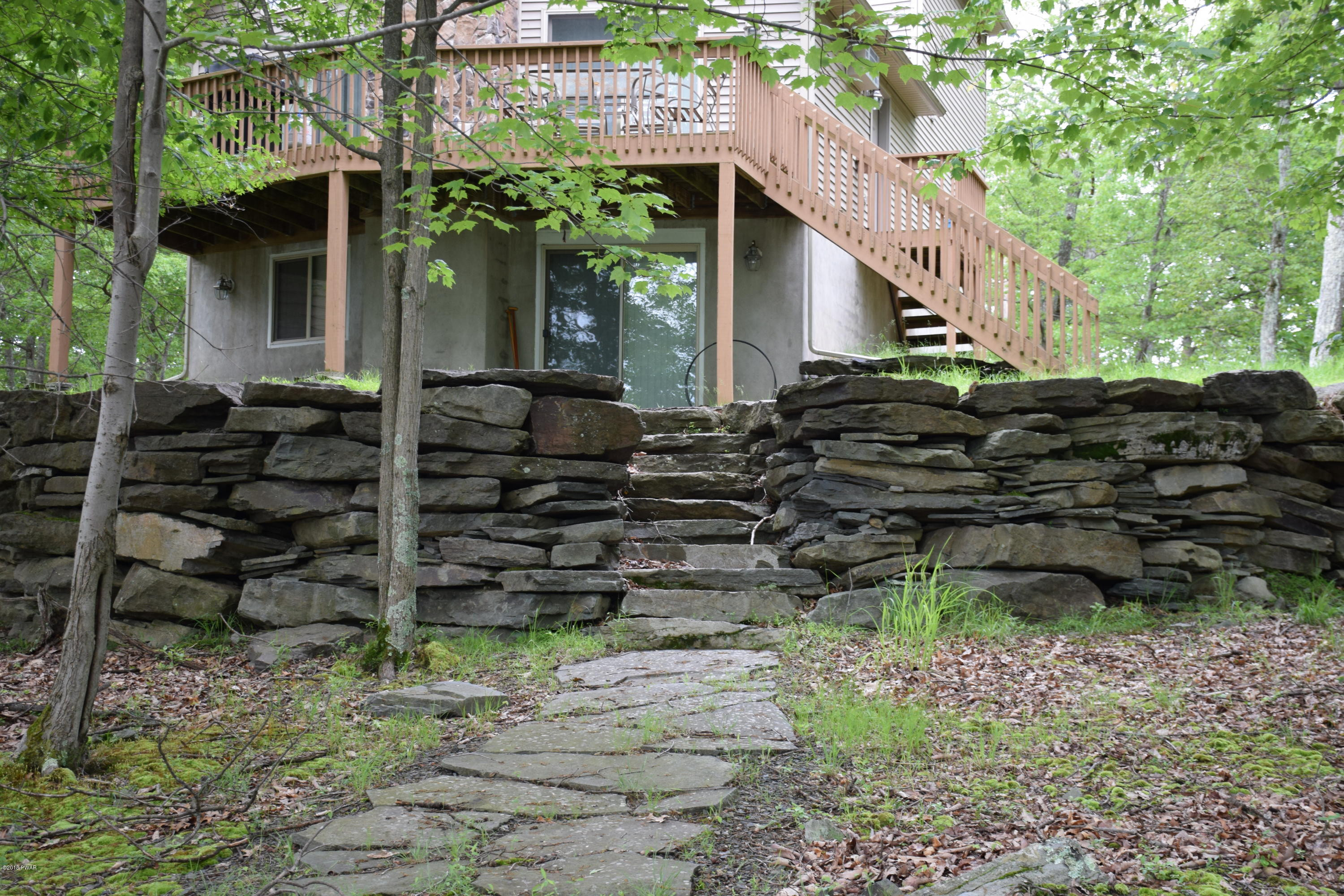109 Mockingbird Court Bushkill, PA 18324 - Photo 7 of 54
