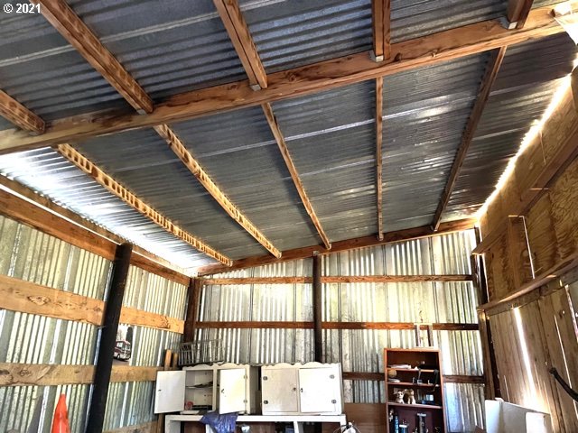 23493 Suttle Road Veneta, OR 97487 - Photo 21 of 32 Gallery Image 21
