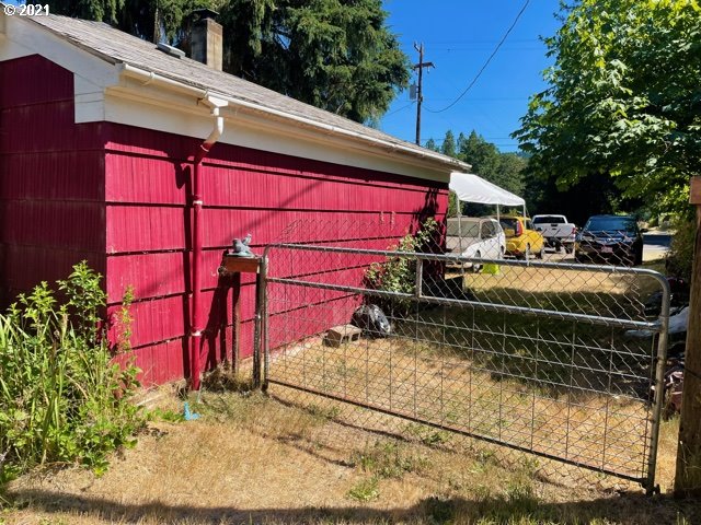 23493 Suttle Road Veneta, OR 97487 - Photo 23 of 32 Gallery Image 23