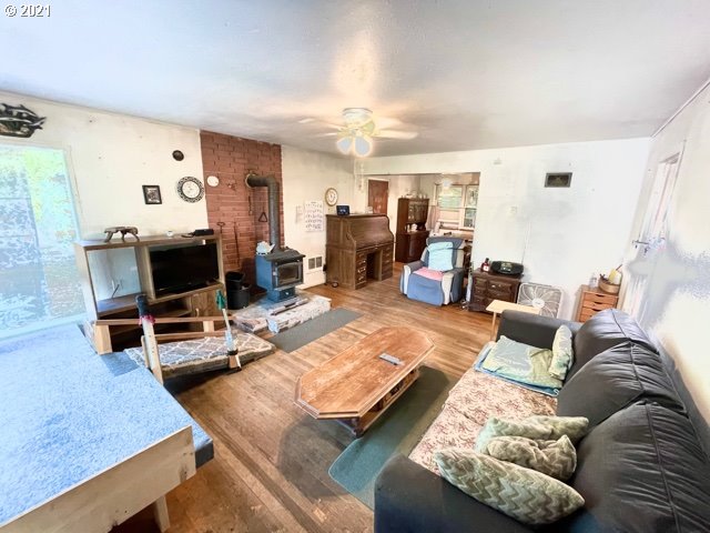 23493 Suttle Road Veneta, OR 97487 - Photo 6 of 32 Gallery Image 6