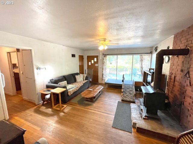 23493 Suttle Road Veneta, OR 97487 - Photo 7 of 32 Gallery Image 7