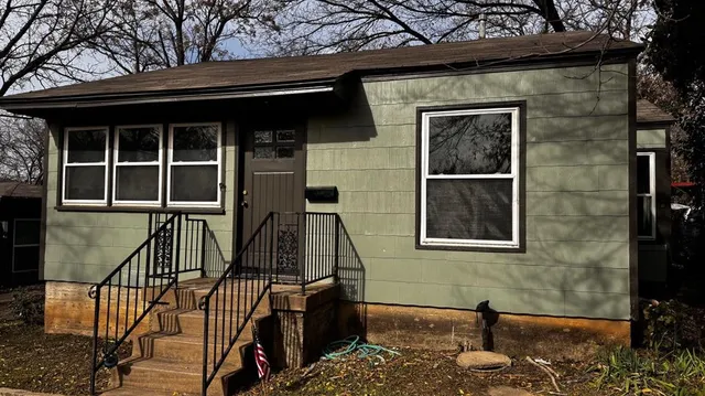 $1,400 | 4358 Lisbon Street, Fort Worth, TX 76107