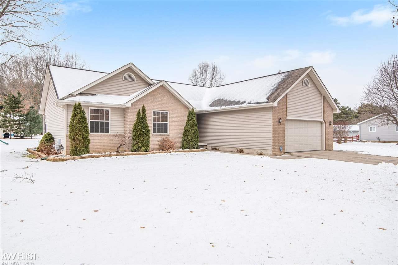 7063 Gillette Road Flushing, MI 48433 - Photo 31 of 42 50063418-30.JPG