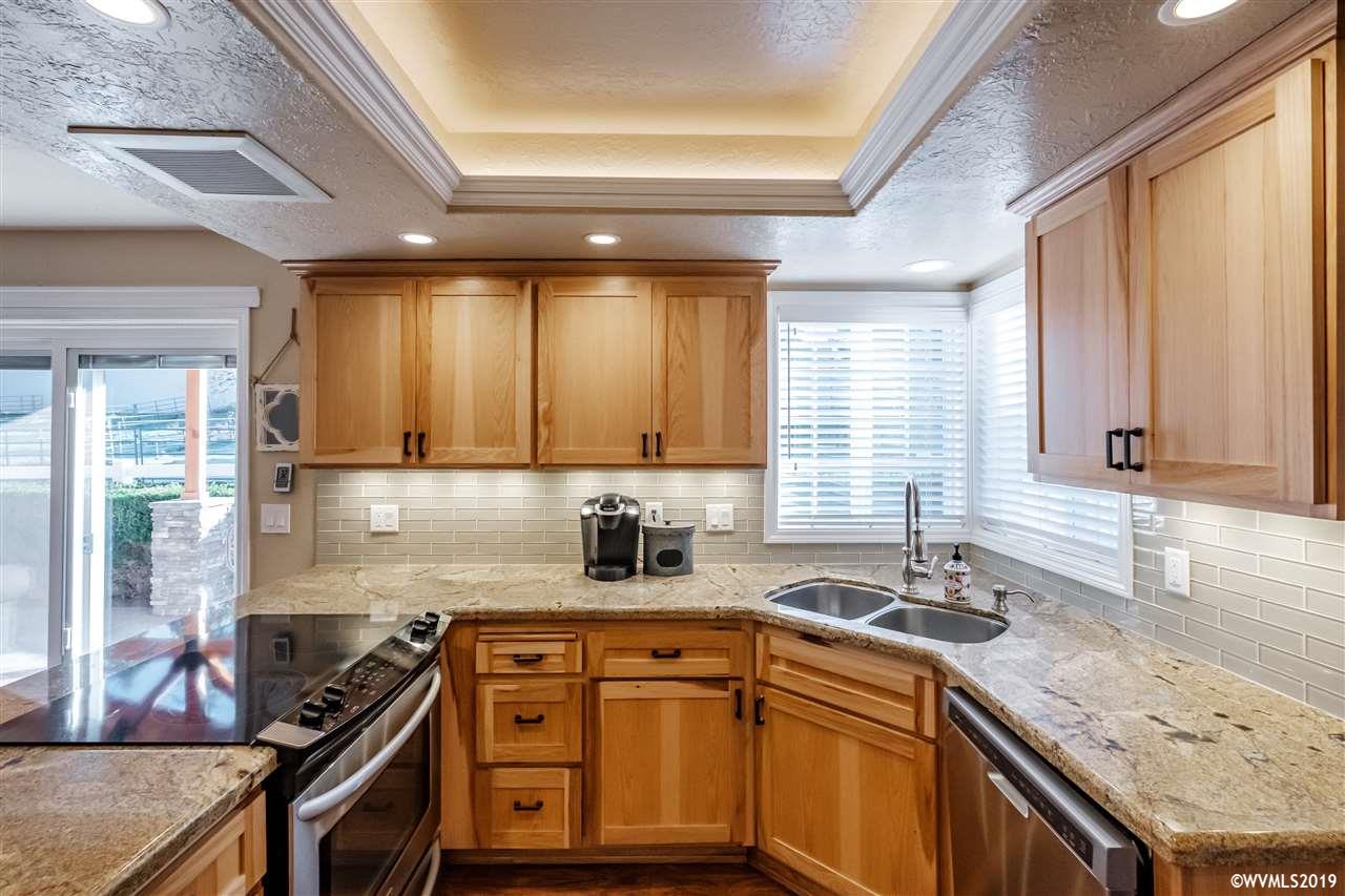 5854 Timber Ridge Drive Southeast Salem, OR 97317 - Photo 13 of 42