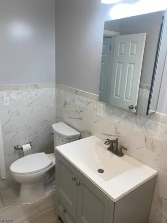 $2,600 | 409 Gable Lane, Linden, NJ 07036