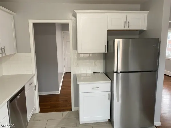 $2,500 | 409 Gable Lane, Linden, NJ 07036