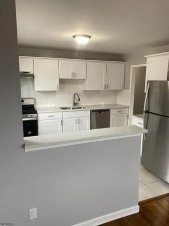 $2,600 | 409 Gable Lane, Linden, NJ 07036