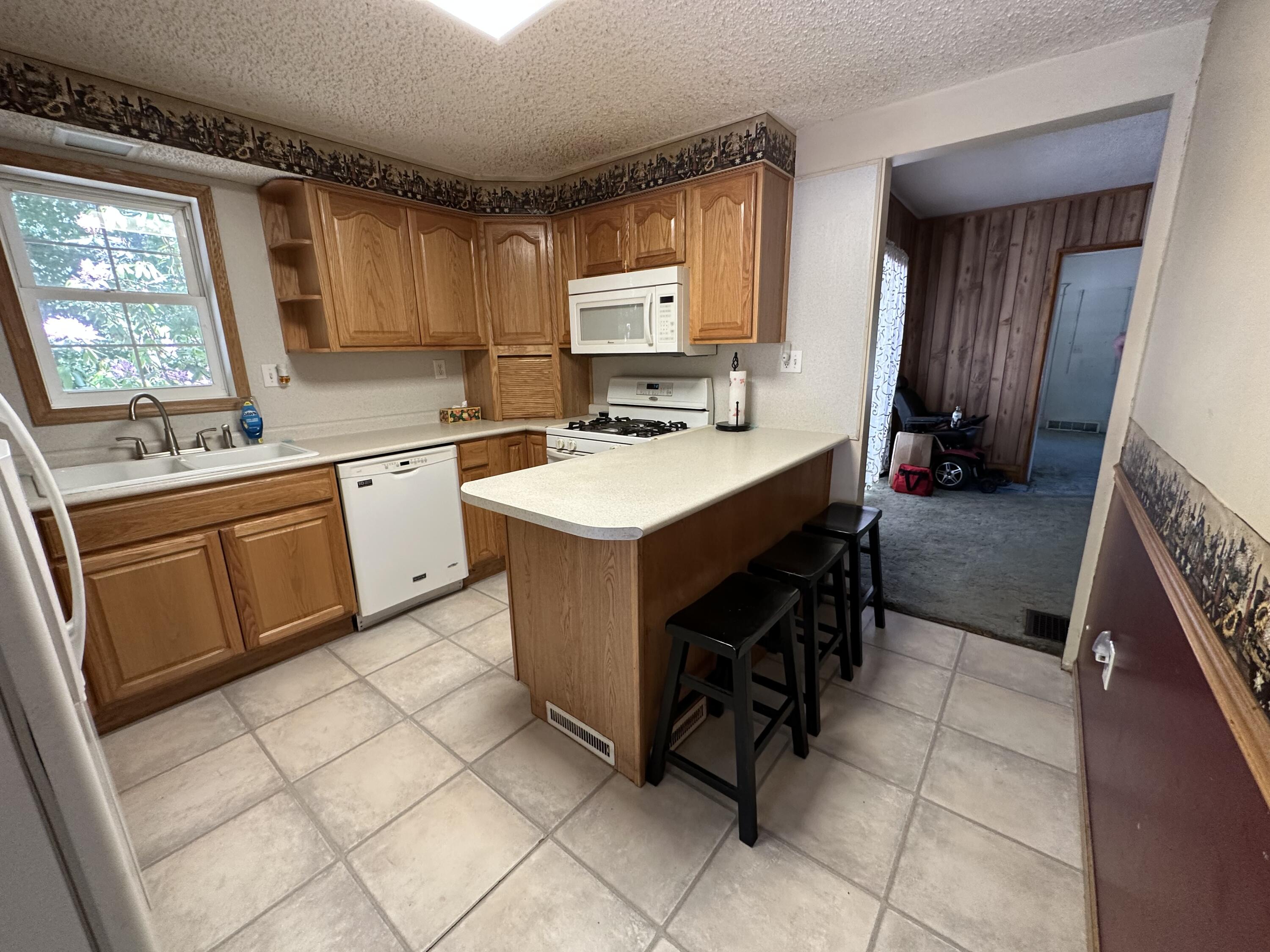 4641 Territorial Road Benton Harbor, MI 49022 - Photo 3 of 20 IMG_4743