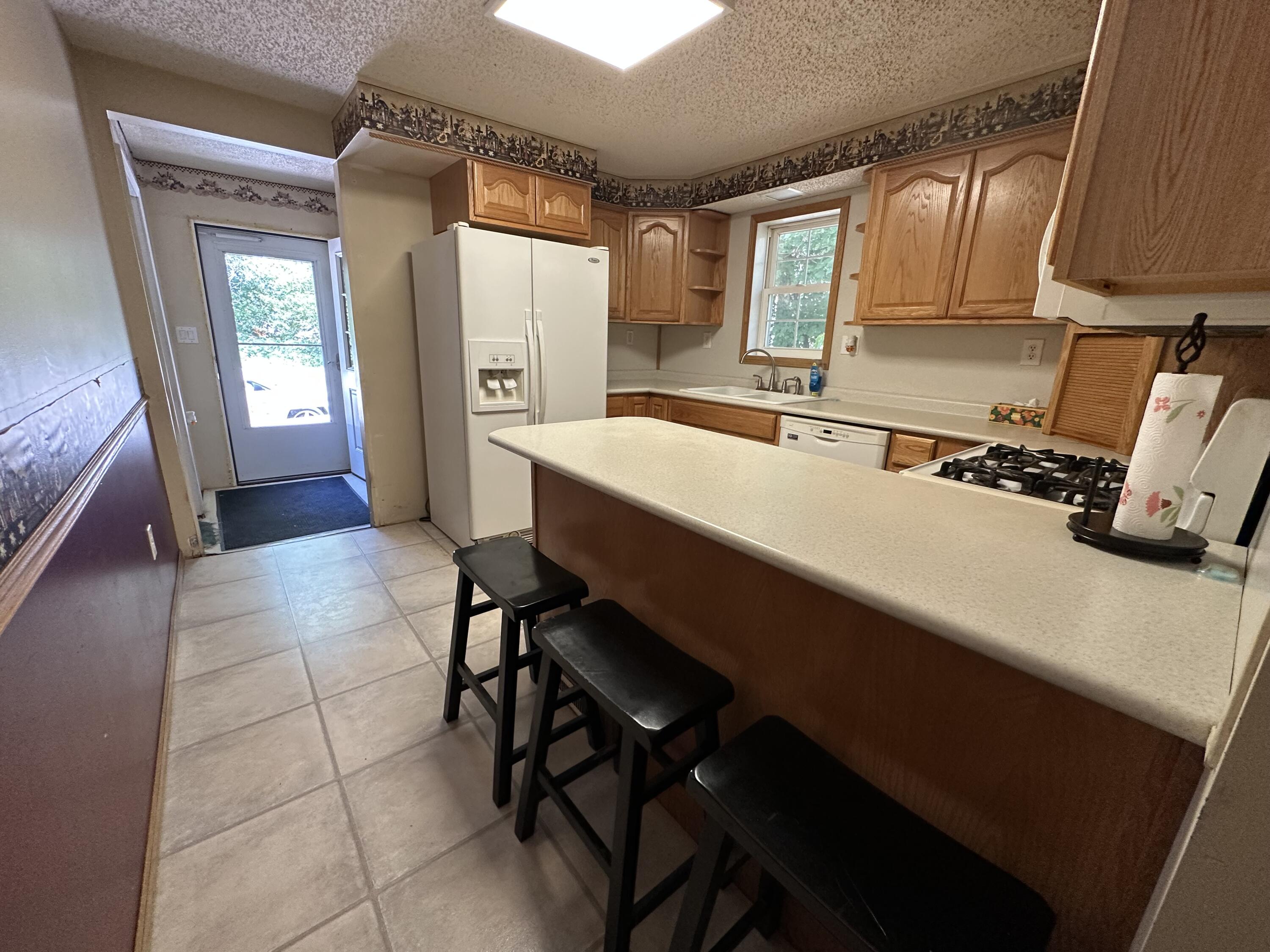 4641 Territorial Road Benton Harbor, MI 49022 - Photo 4 of 20 IMG_4742
