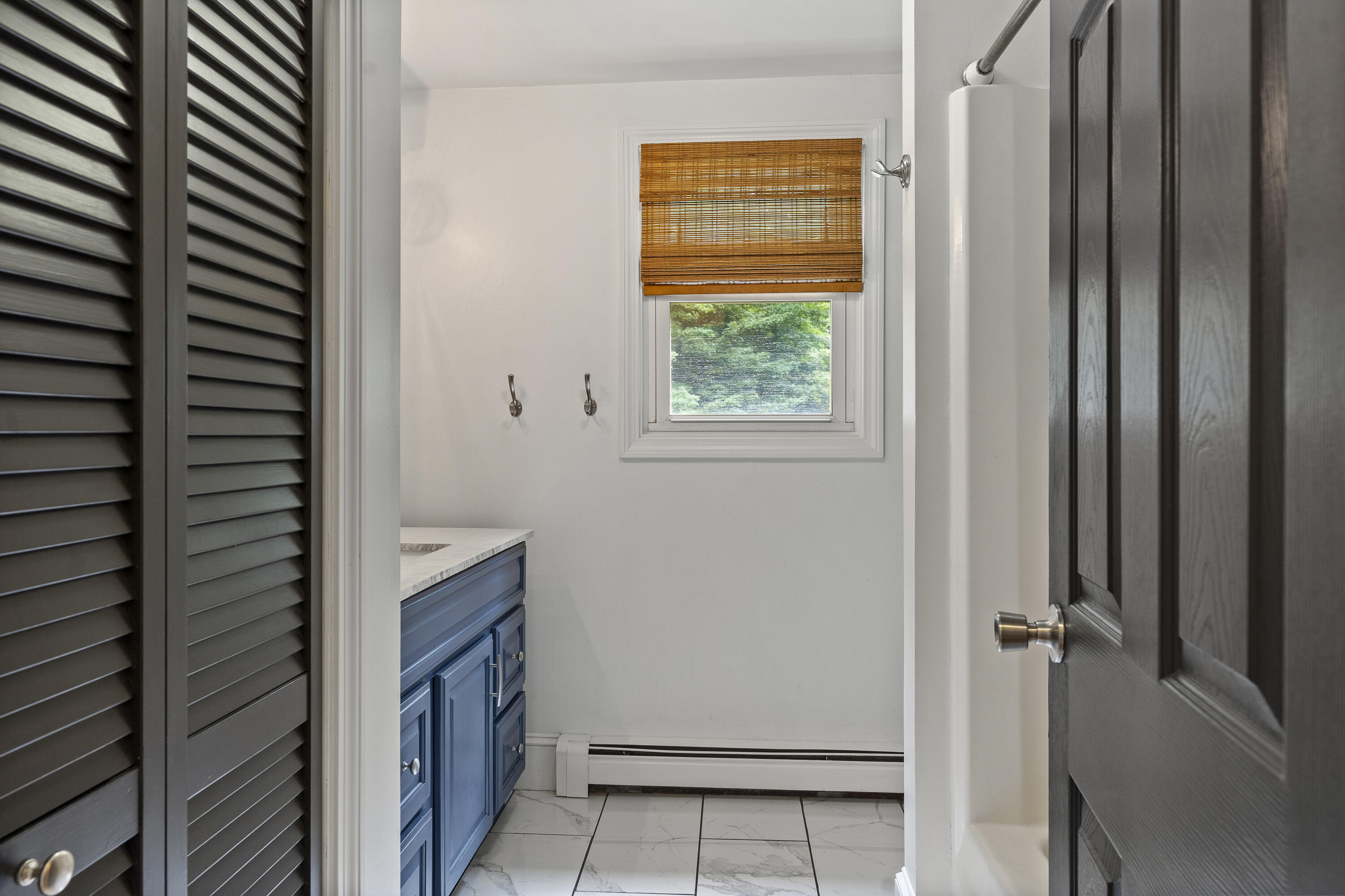 93 Orchard Road Cumberland, ME 04021 - Photo 27 of 49 First floor full bath w/tub