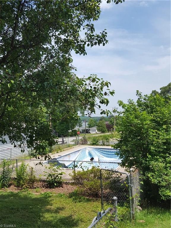 385 Jess Cross Road Lexington, NC 27292 - Photo 5 of 22 Gallery Image 5