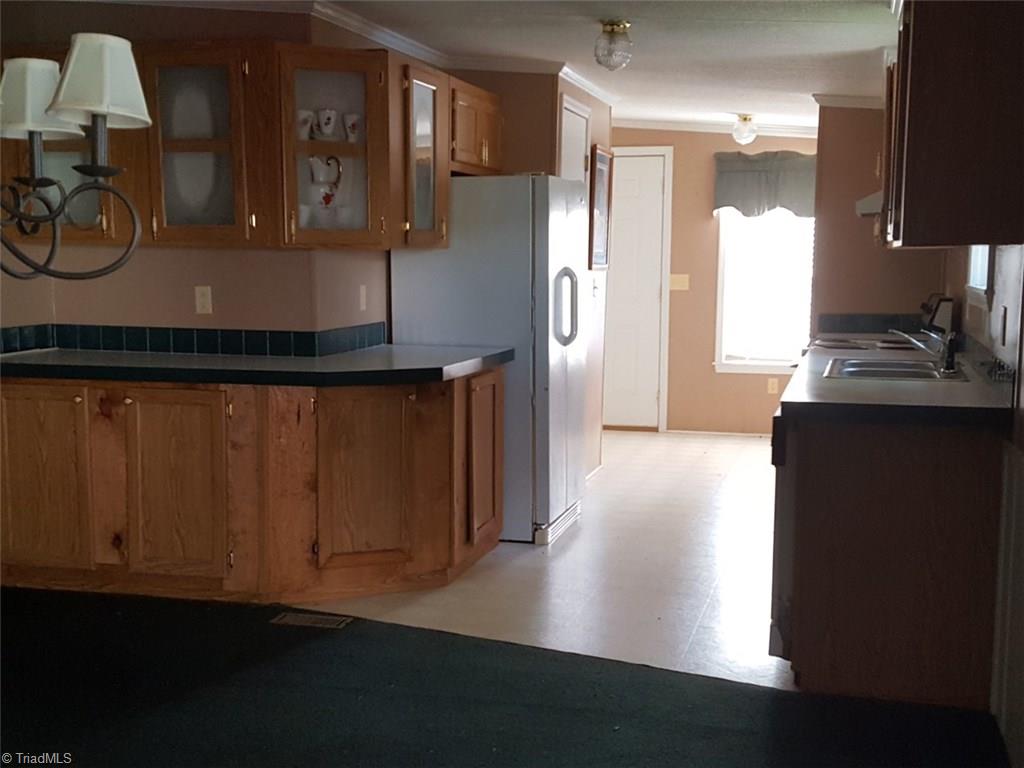 385 Jess Cross Road Lexington, NC 27292 - Photo 7 of 22 Gallery Image 7