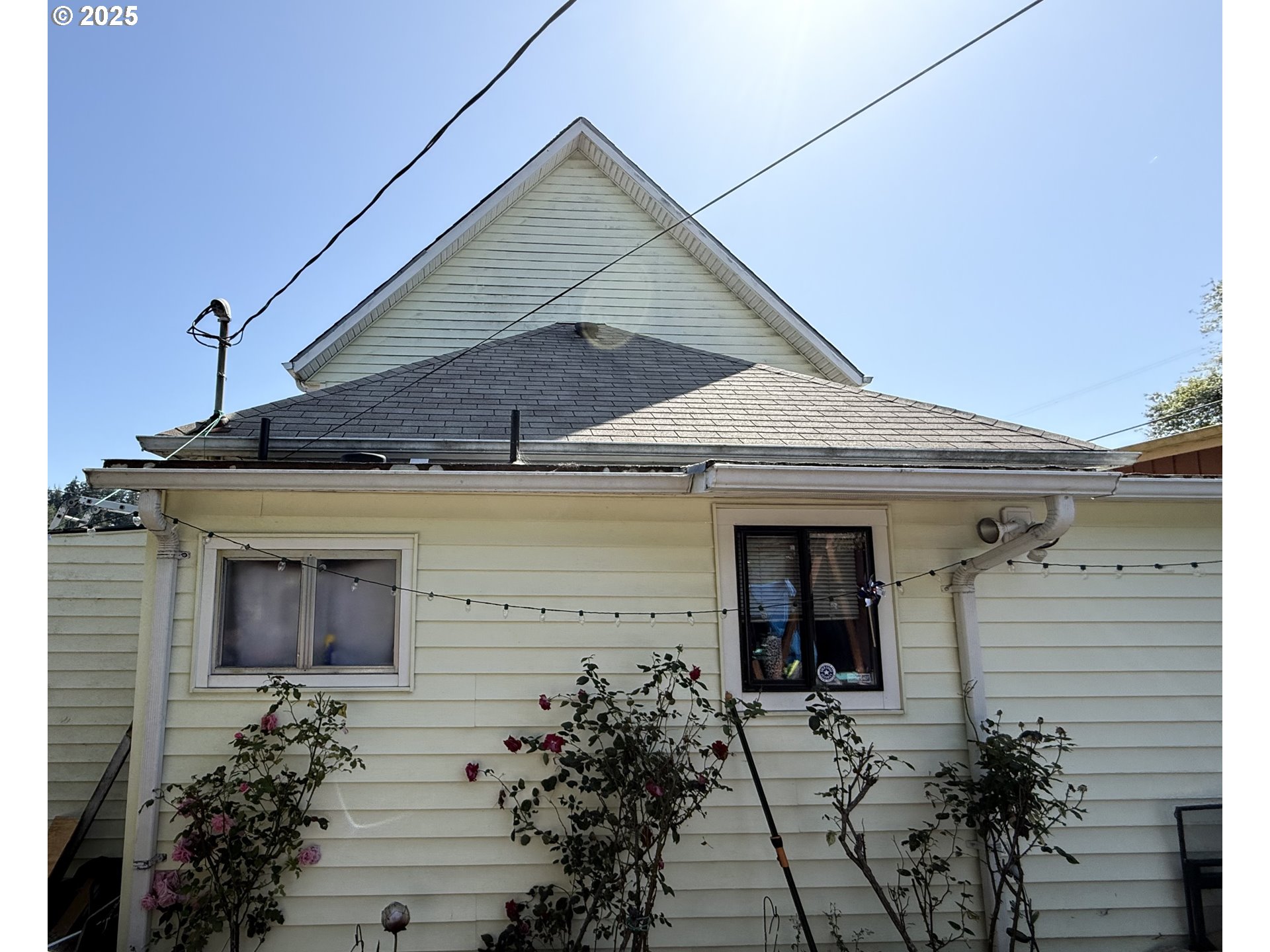 173 North 11th Street Coos Bay, OR 97420 - Photo 9 of 9 a front view of a house with garden