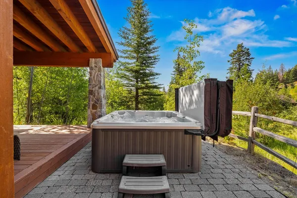 $1,295,000 | 95 Golden Bar Court, Donnelly, ID 83615