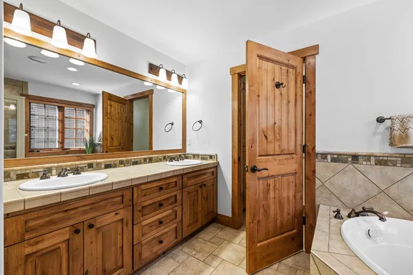 $1,295,000 | 95 Golden Bar Court, Donnelly, ID 83615