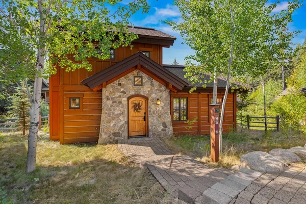 $1,295,000 | 95 Golden Bar Court, Donnelly, ID 83615