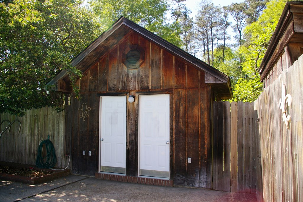 9126 Magnolia Progress Road Magnolia, MS 39652 - Photo 14 of 38 Pool Bath House