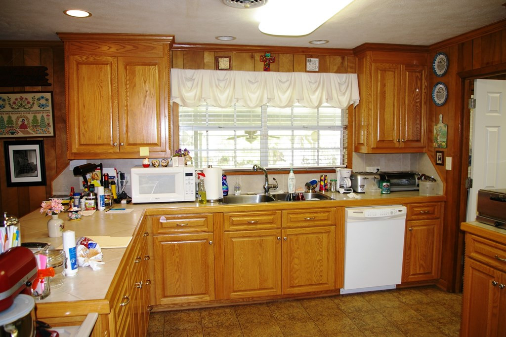 9126 Magnolia Progress Road Magnolia, MS 39652 - Photo 4 of 38 Kitchen