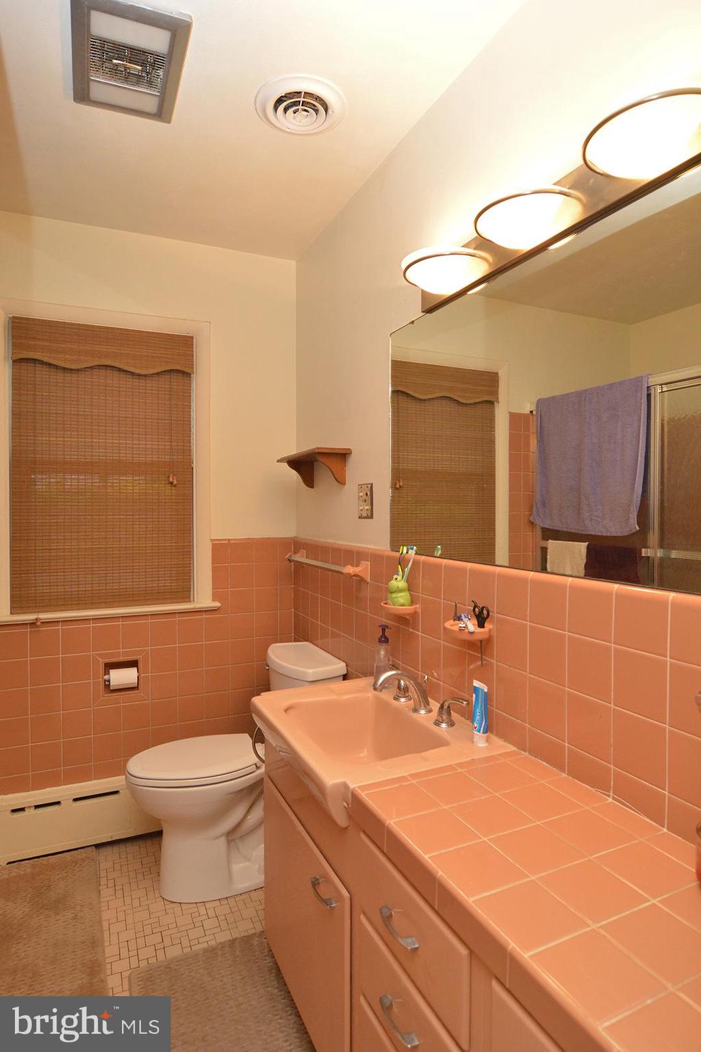 331 Scenic Drive Reading, PA 19607 - Photo 19 of 35