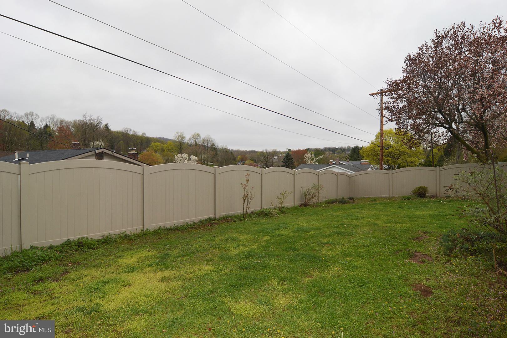 331 Scenic Drive Reading, PA 19607 - Photo 32 of 35