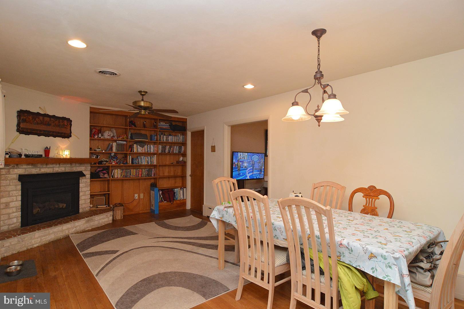 331 Scenic Drive Reading, PA 19607 - Photo 9 of 35