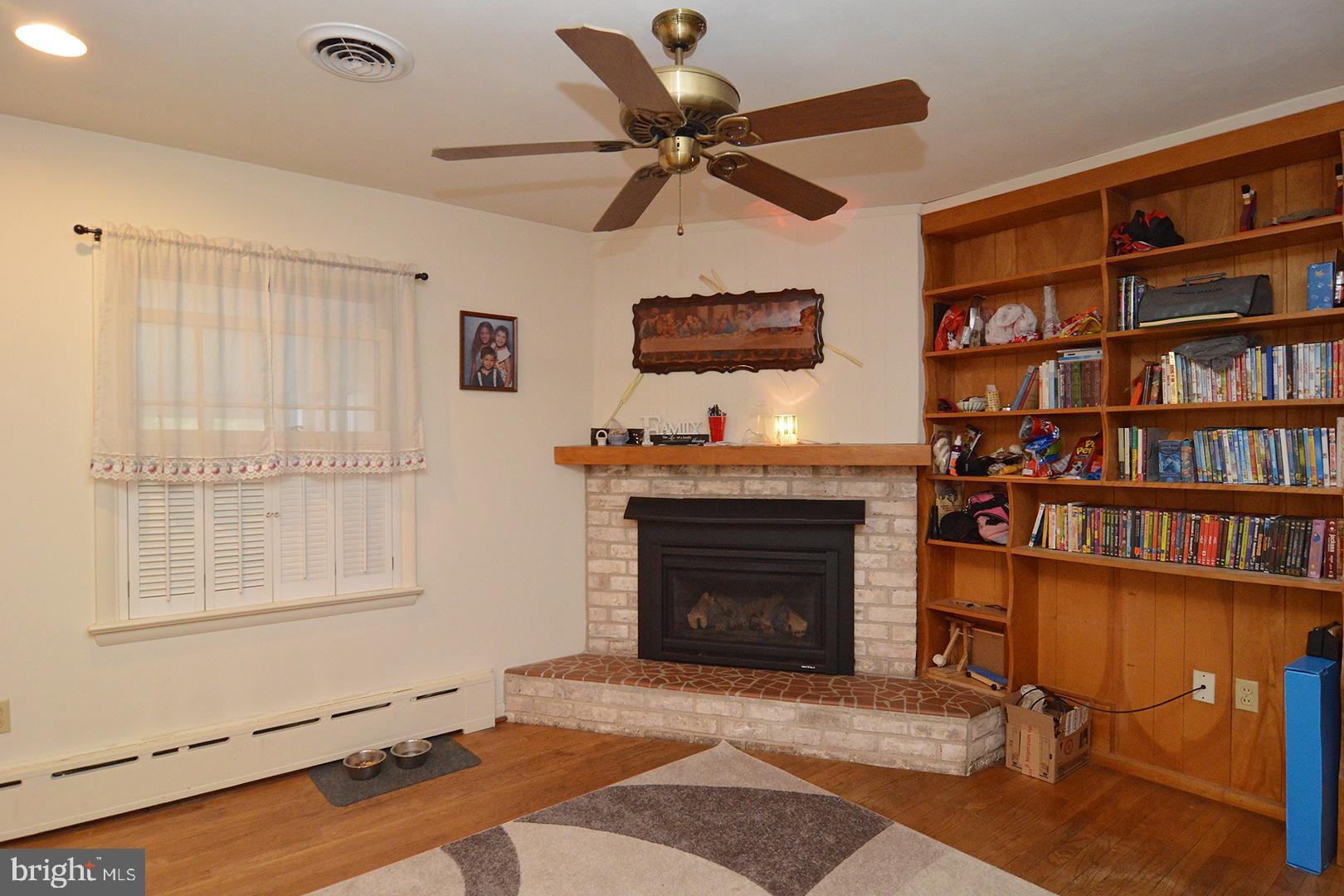 331 Scenic Drive Reading, PA 19607 - Photo 10 of 35