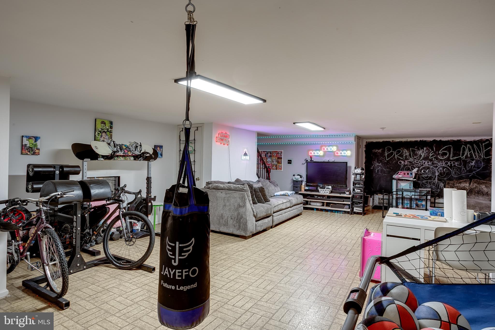 3 Crofton Commons Cherry Hill, NJ 08034 - Photo 20 of 24 a living room with furniture a air conditioner and a window