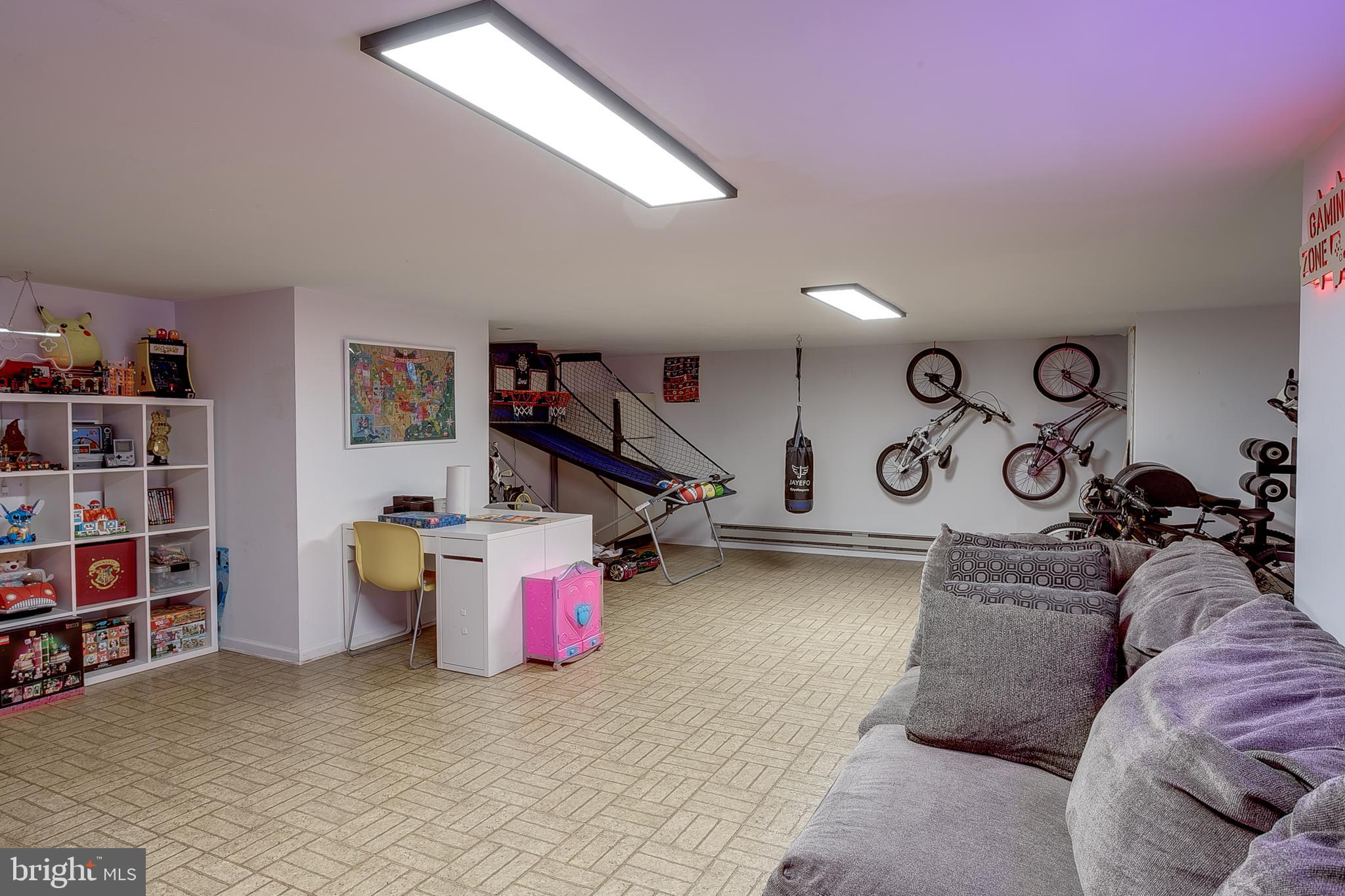 3 Crofton Commons Cherry Hill, NJ 08034 - Photo 21 of 24 a view of a room with toys