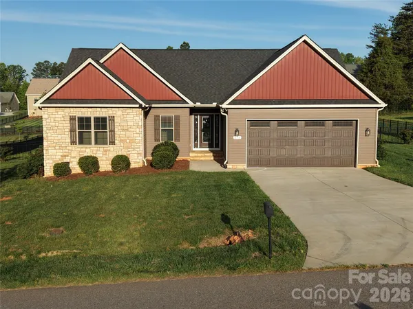 $400,000 | 172 Staffordshire Drive, Statesville, NC 28625