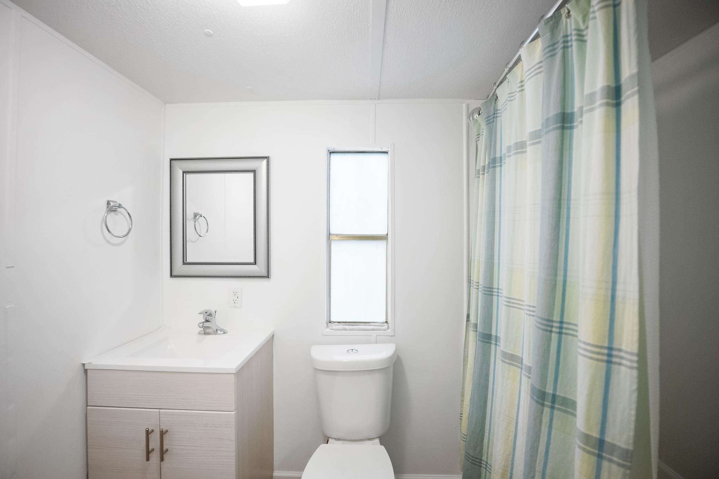 13014 5th Street Lillian, AL 36549 - Photo 11 of 20 Bathroom