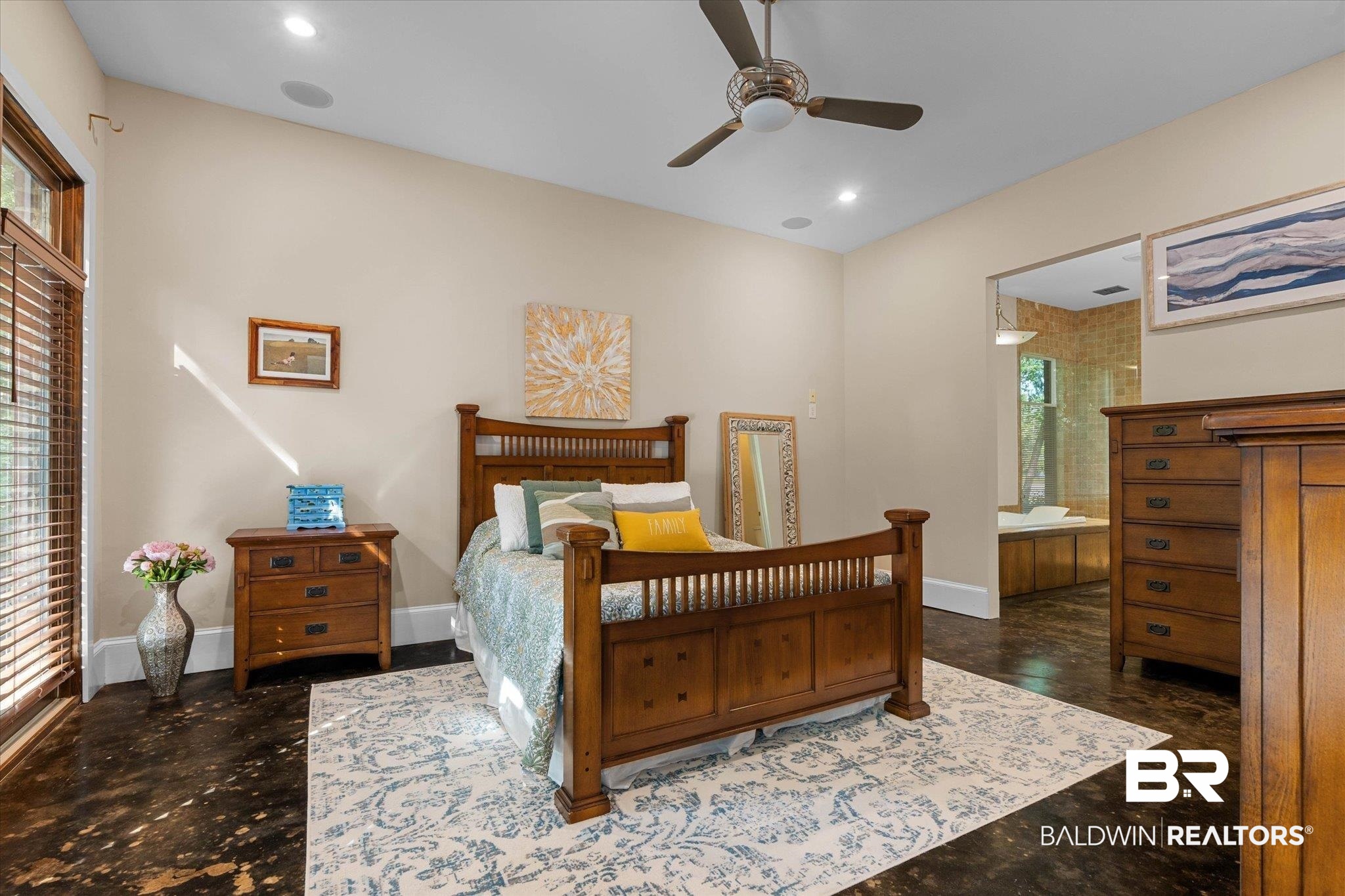 3400 Rue Royal Mobile, AL 36693 - Photo 16 of 33 Bedroom with multiple windows, ensuite bathroom, recessed lighting, and a ceiling fan