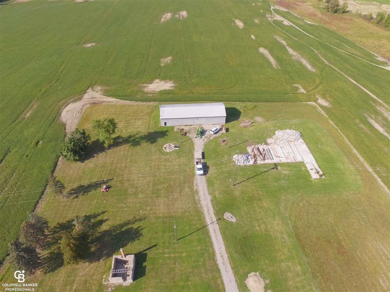 8654 Avoca Road Avoca, MI 48006 - Photo 10 of 13 31330294-9.JPG