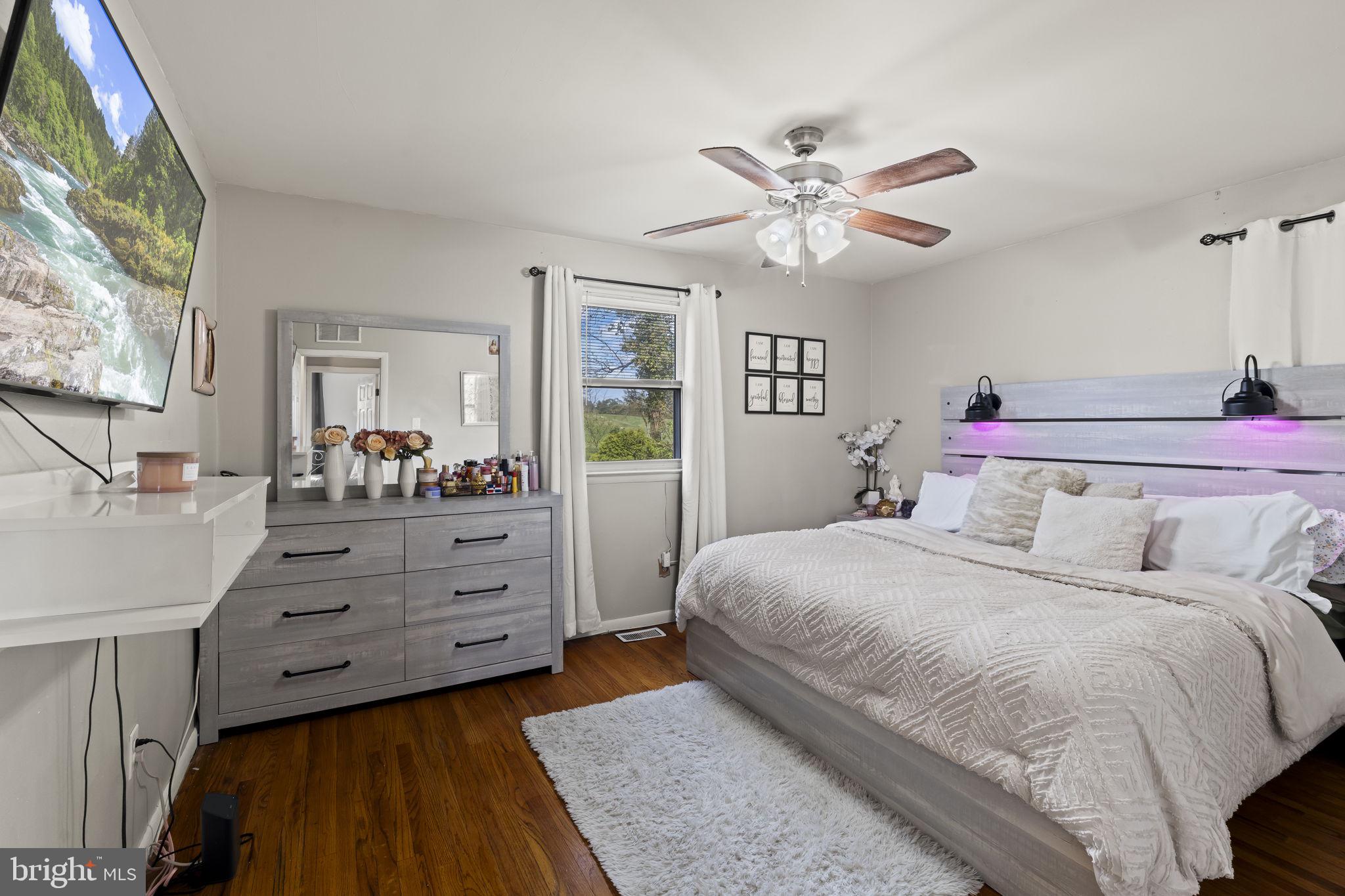 111 Hemmings Way Lawnside, NJ 08045 - Photo 15 of 33