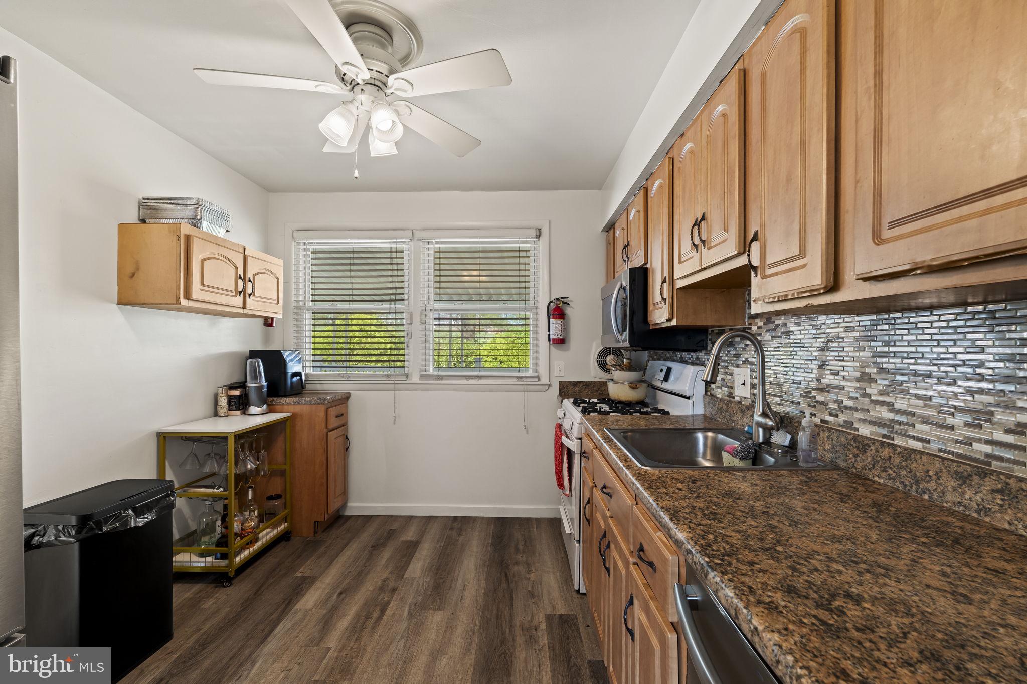 111 Hemmings Way Lawnside, NJ 08045 - Photo 8 of 33
