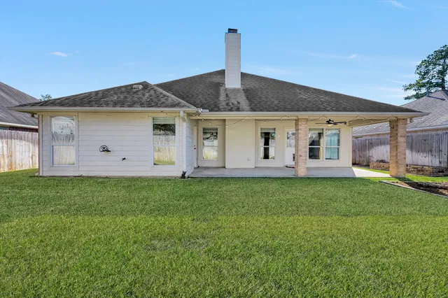 a front view of house with yard