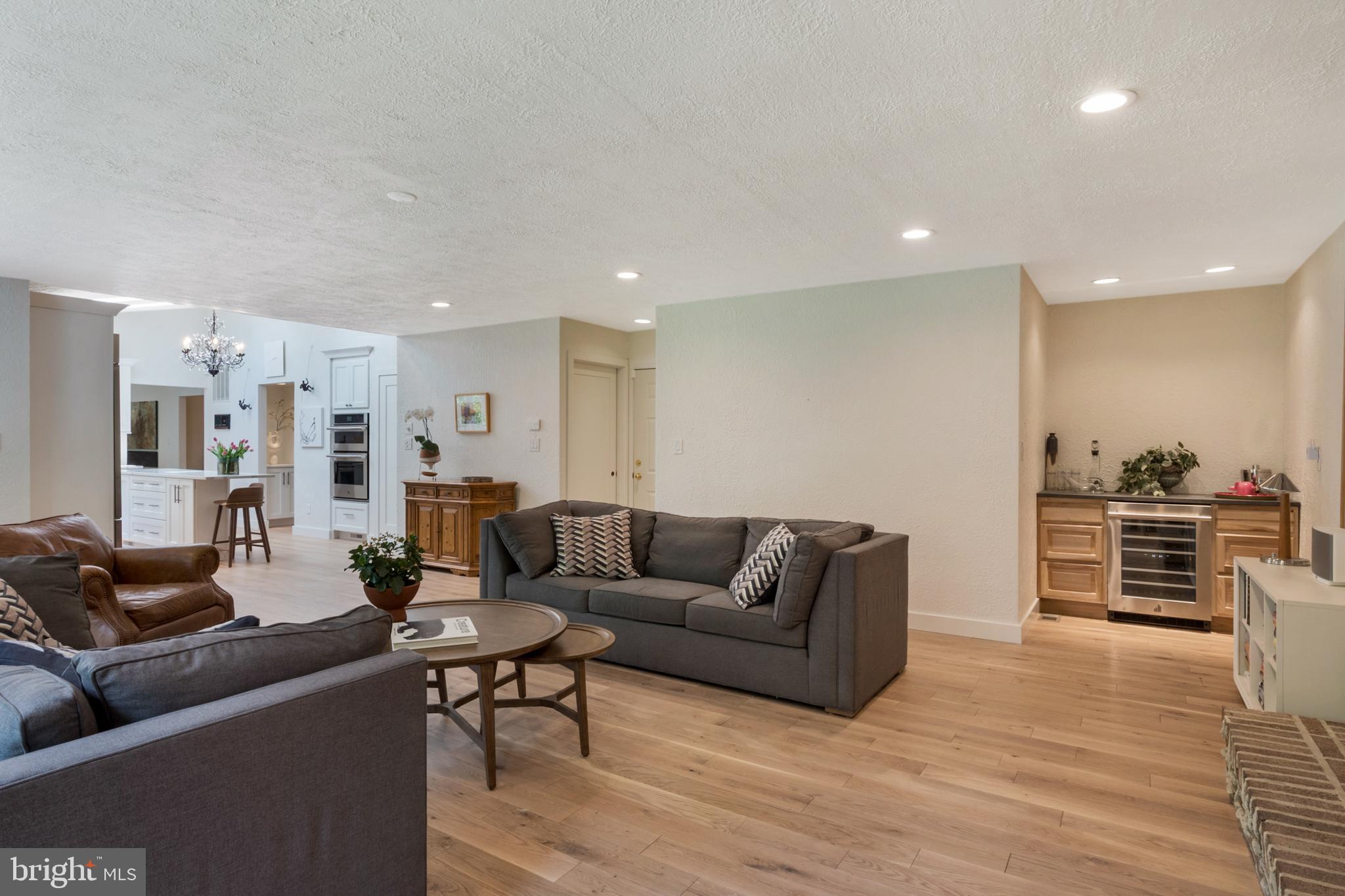 40 Poplar Point Road Edgewater, MD 21037 - Photo 22 of 57 Spacious, yet cozy! Roman shades on most windows