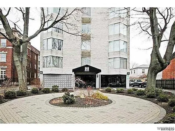 $1,700 | 849 Delaware Avenue, Unit 706, Buffalo, NY 14209