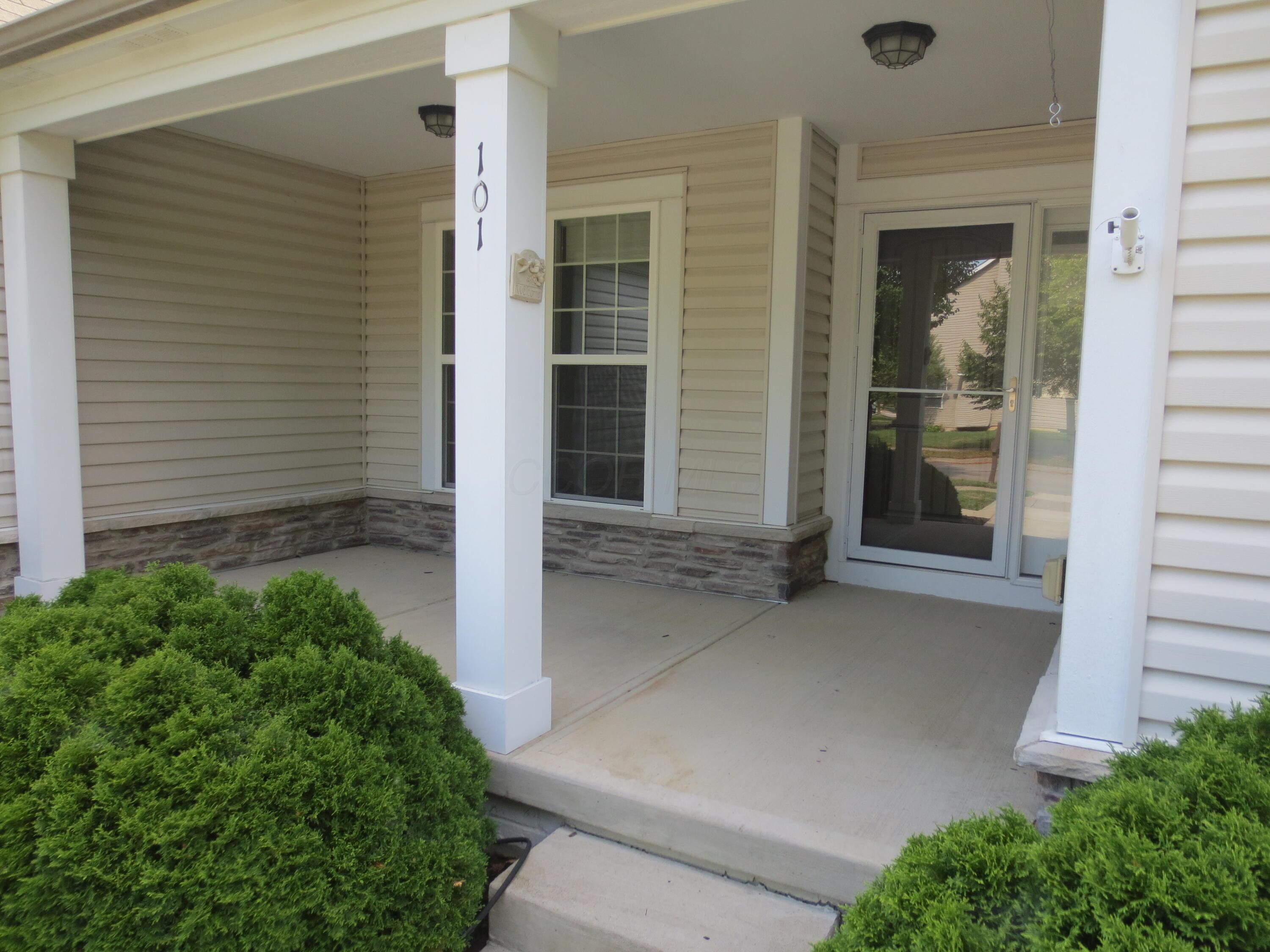 101 Merriston Circle Delaware, OH 43015 - Photo 4 of 34 Relaxing front stoop