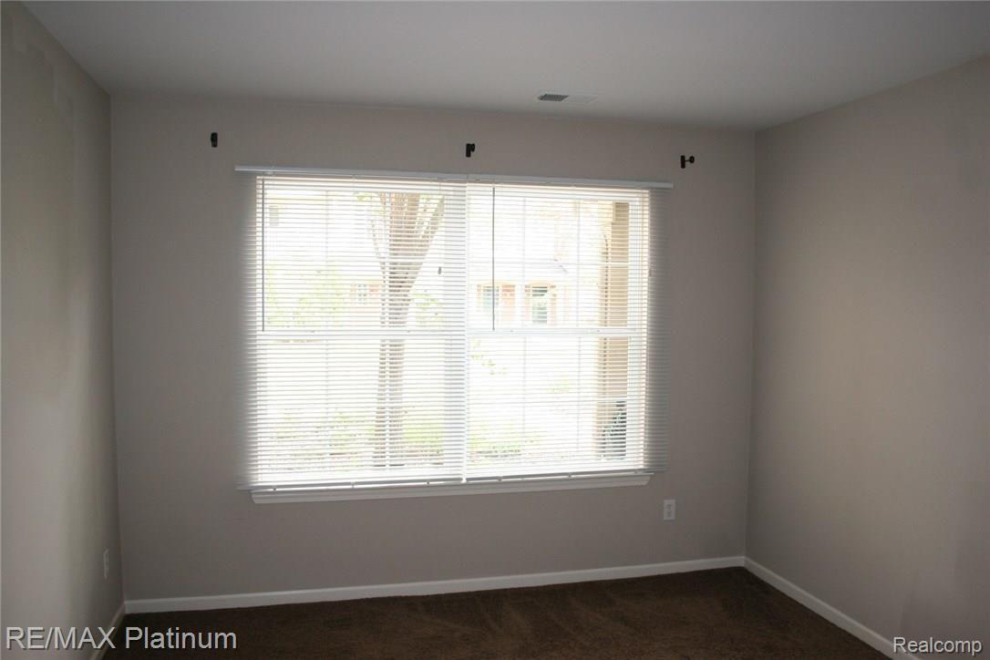 4074 Hampton Ridge Boulevard, Unit 58 Howell, MI 48843 - Photo 19 of 37 Bedroom #2
