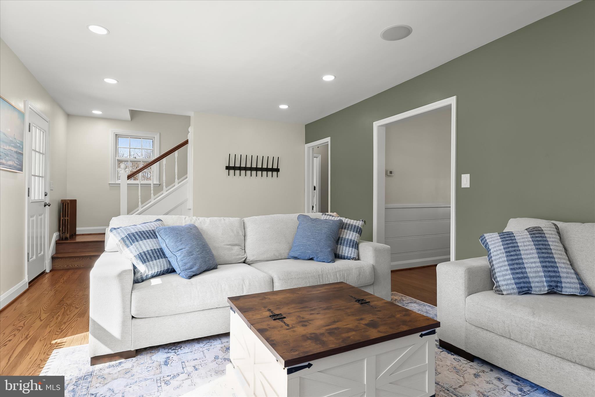 1008 Hart Road Towson, MD 21286 - Photo 9 of 60 Living Room