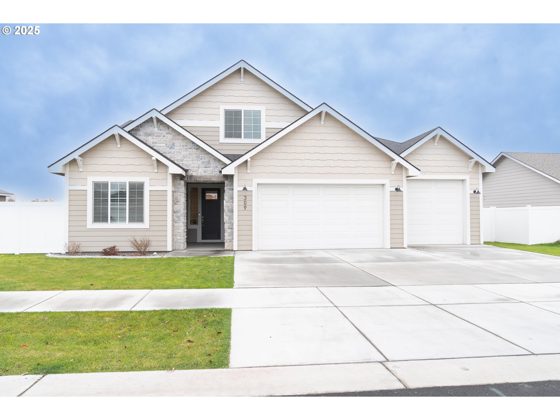 309 Sage Street Boardman, OR 97818 - Photo 1 of 24