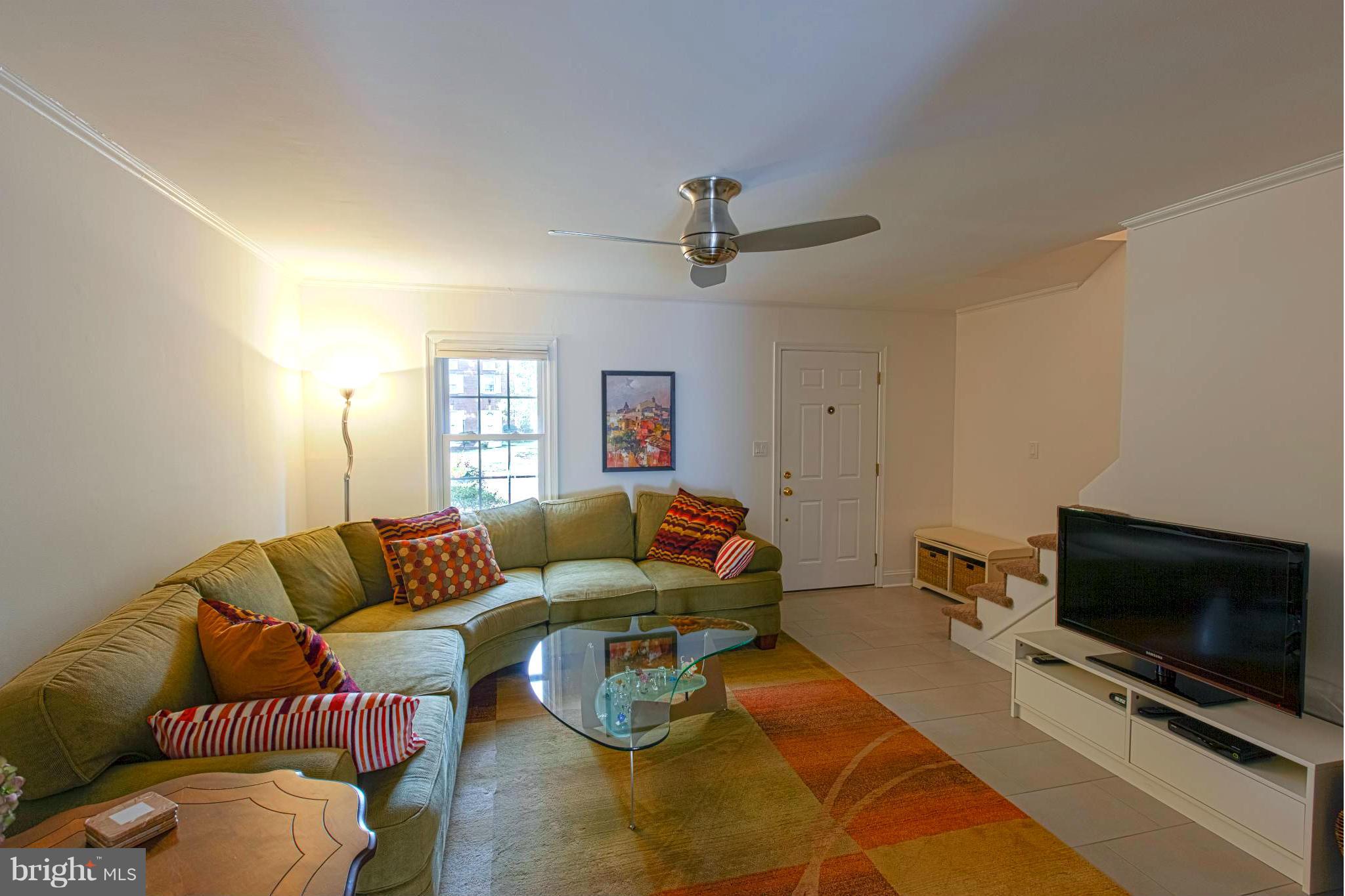 2 Georgetown Court Annapolis, MD 21403 - Photo 5 of 30 Living Room