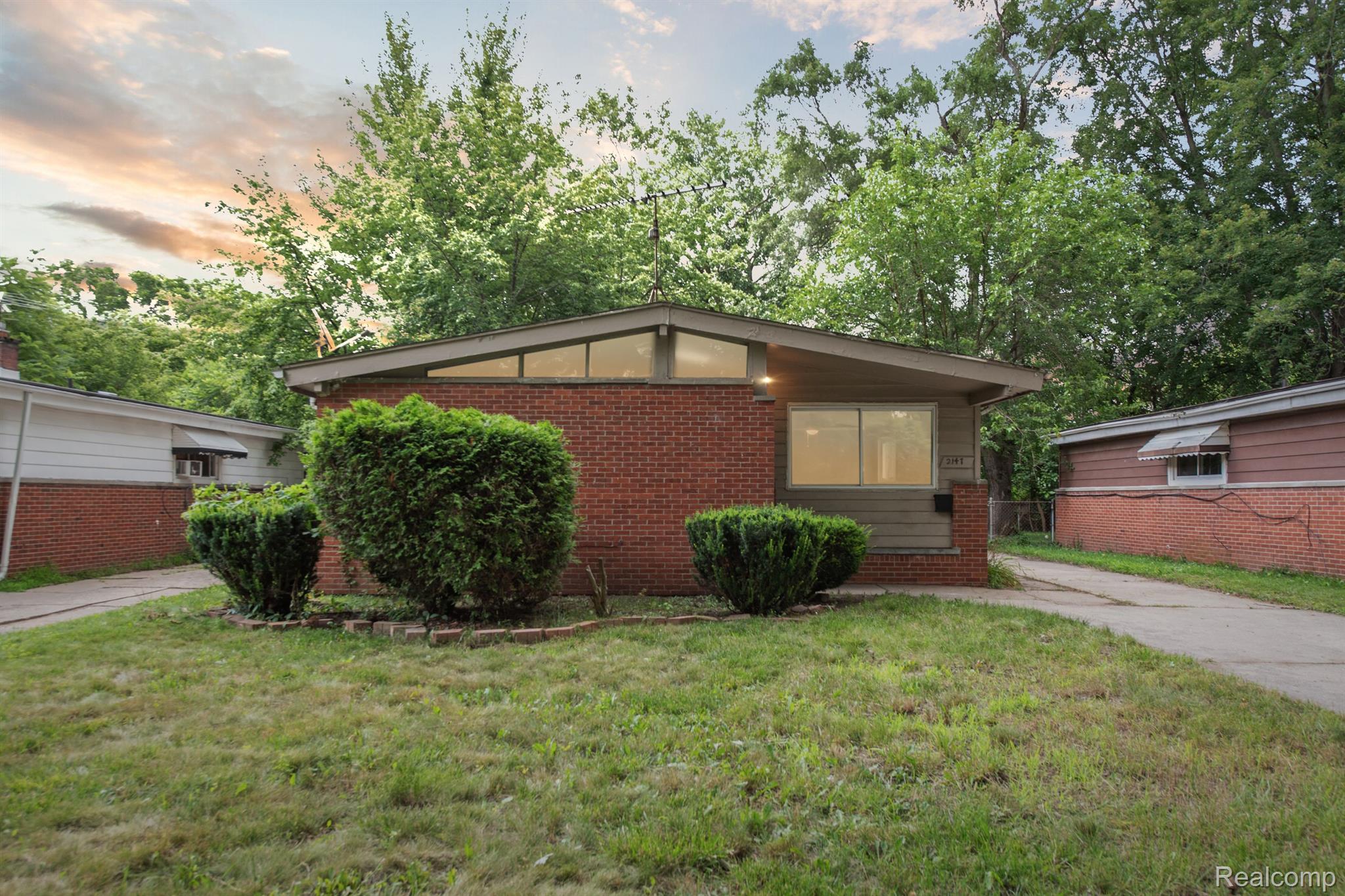 2147 Spring Hill Avenue Inkster, MI 48141 - Photo 1 of 27 Gallery Image 1