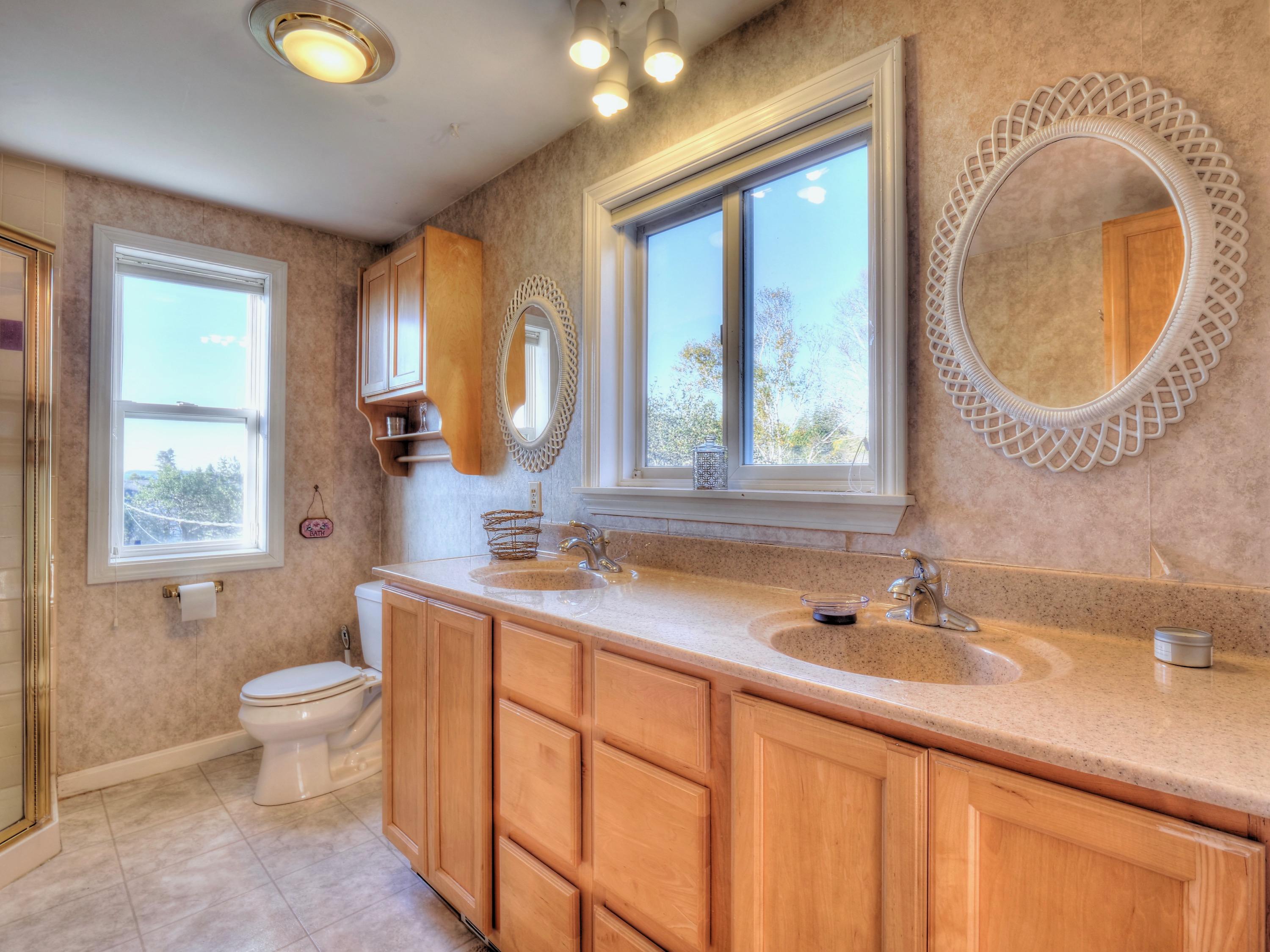 15 Ash Is Vw Road Owls Head, ME 04854 - Photo 17 of 64 2nd Floor Full Bathroom