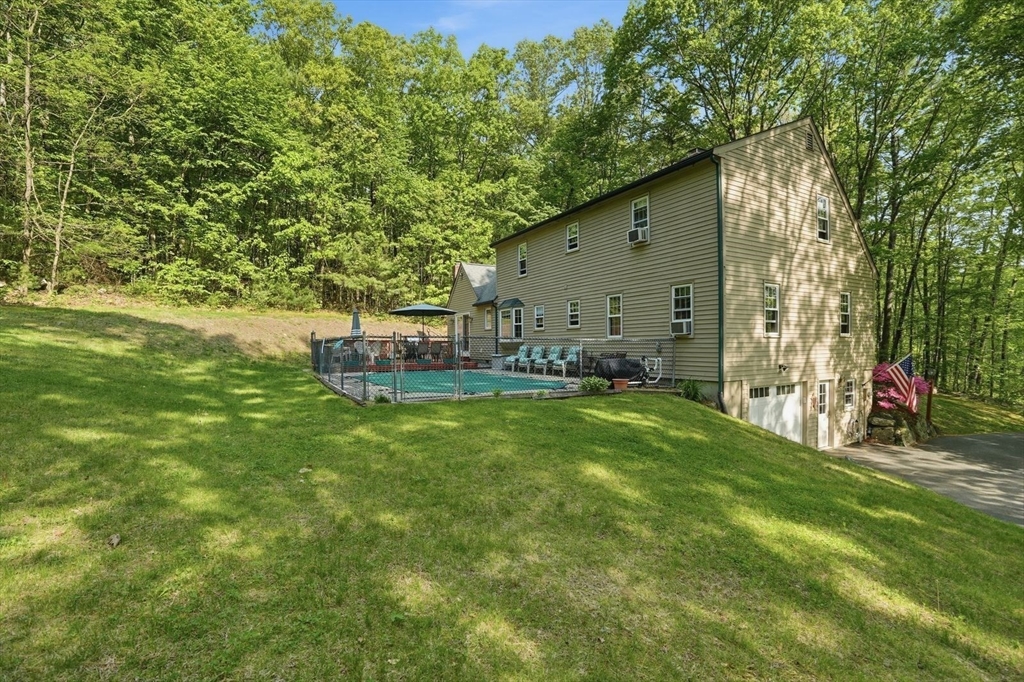 180 Oxford Road Charlton, MA 01507 - Photo 30 of 42