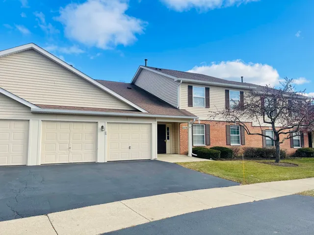 $1,750 | 1179 North Village Drive, Unit 3, Round Lake Beach, IL 60073